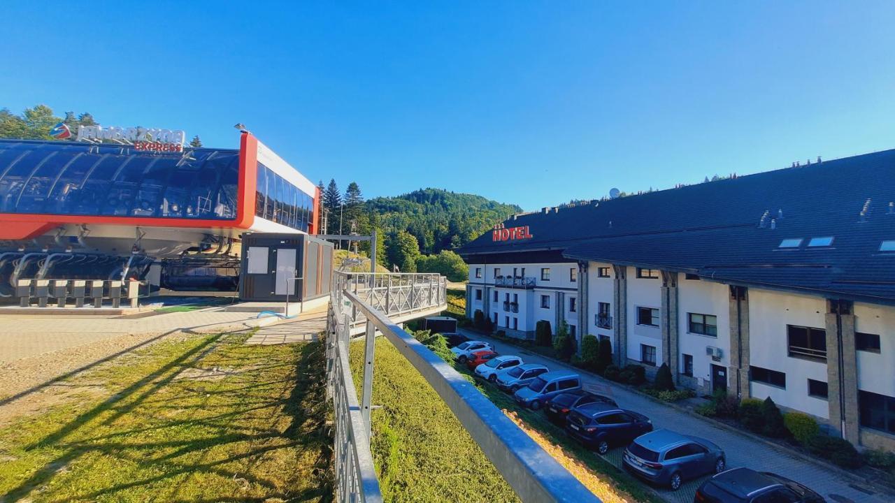 Hotel Jaworzyna Krynicka クリニツァ・ズドルイ エクステリア 写真