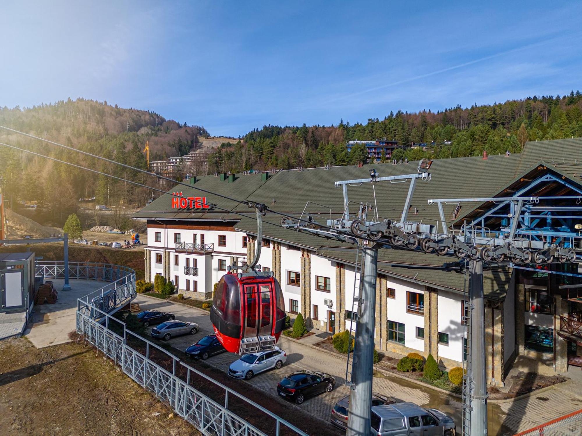 Hotel Jaworzyna Krynicka クリニツァ・ズドルイ エクステリア 写真