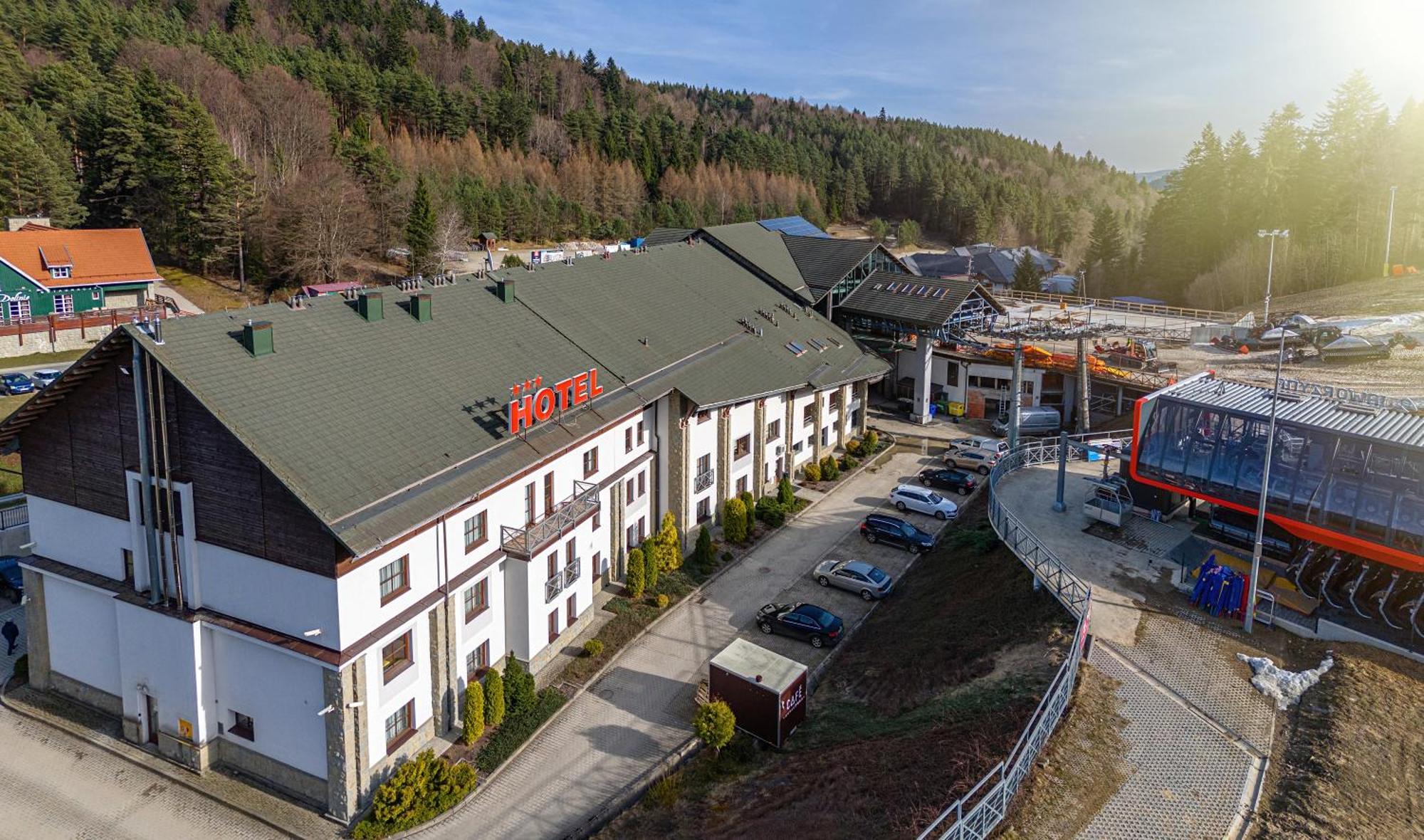 Hotel Jaworzyna Krynicka クリニツァ・ズドルイ エクステリア 写真