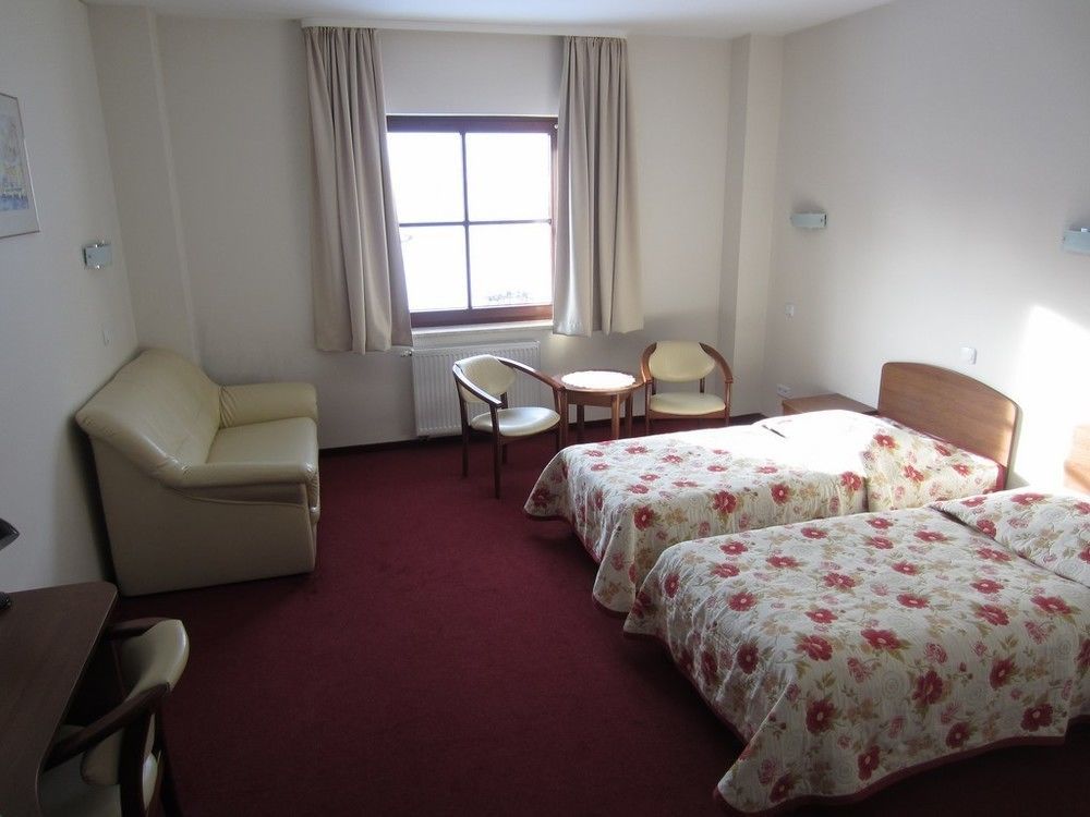 Hotel Jaworzyna Krynicka クリニツァ・ズドルイ エクステリア 写真