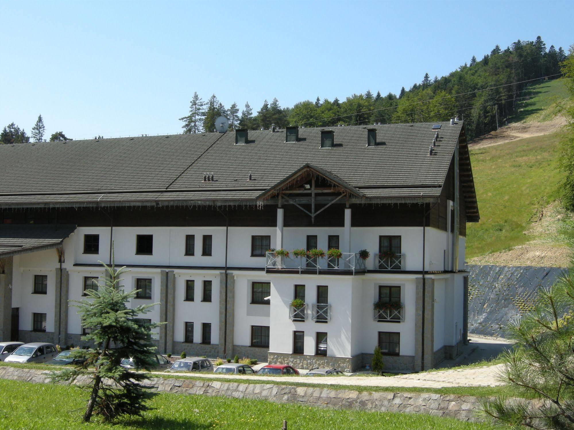 Hotel Jaworzyna Krynicka クリニツァ・ズドルイ エクステリア 写真
